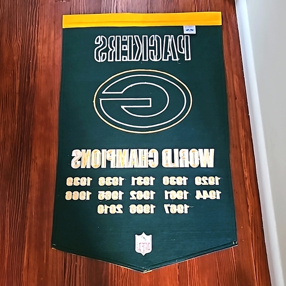 Green Bay Packers NFL Championship Dynasty Banner - Picture 7 of 8